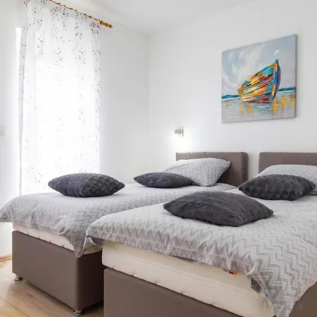 Raspolic Apartment