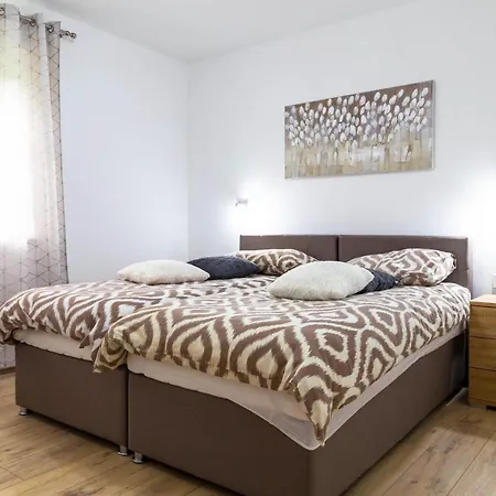 Apartment Raspolic *