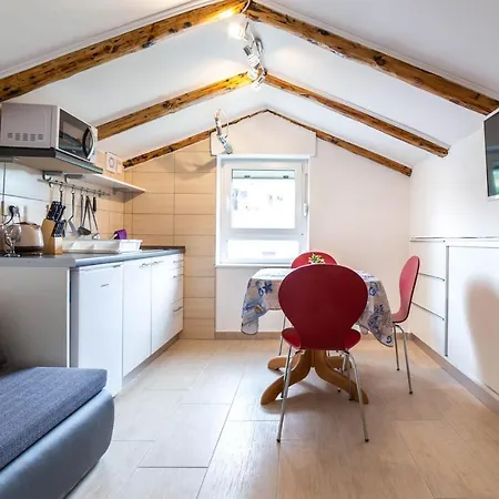 Raspolic Apartment *